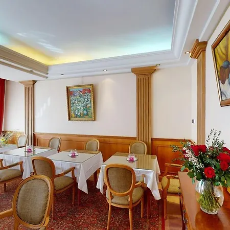 Sun Riviera Hotel