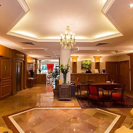 太阳里维拉酒店 戛纳